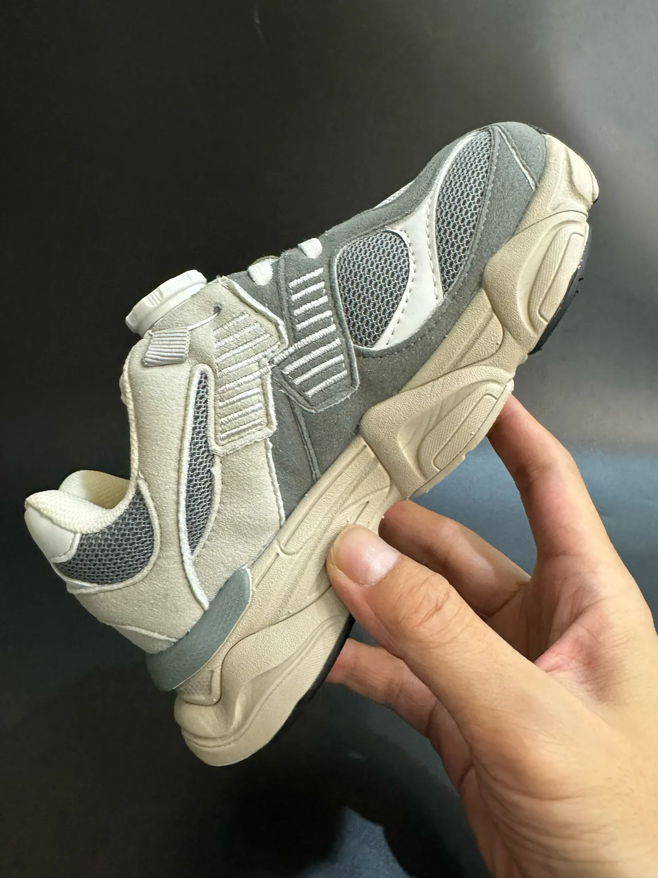 New Balance 9060 رمادي بيج سول إغلاق دوار أحذية رياضية كثيفة 14