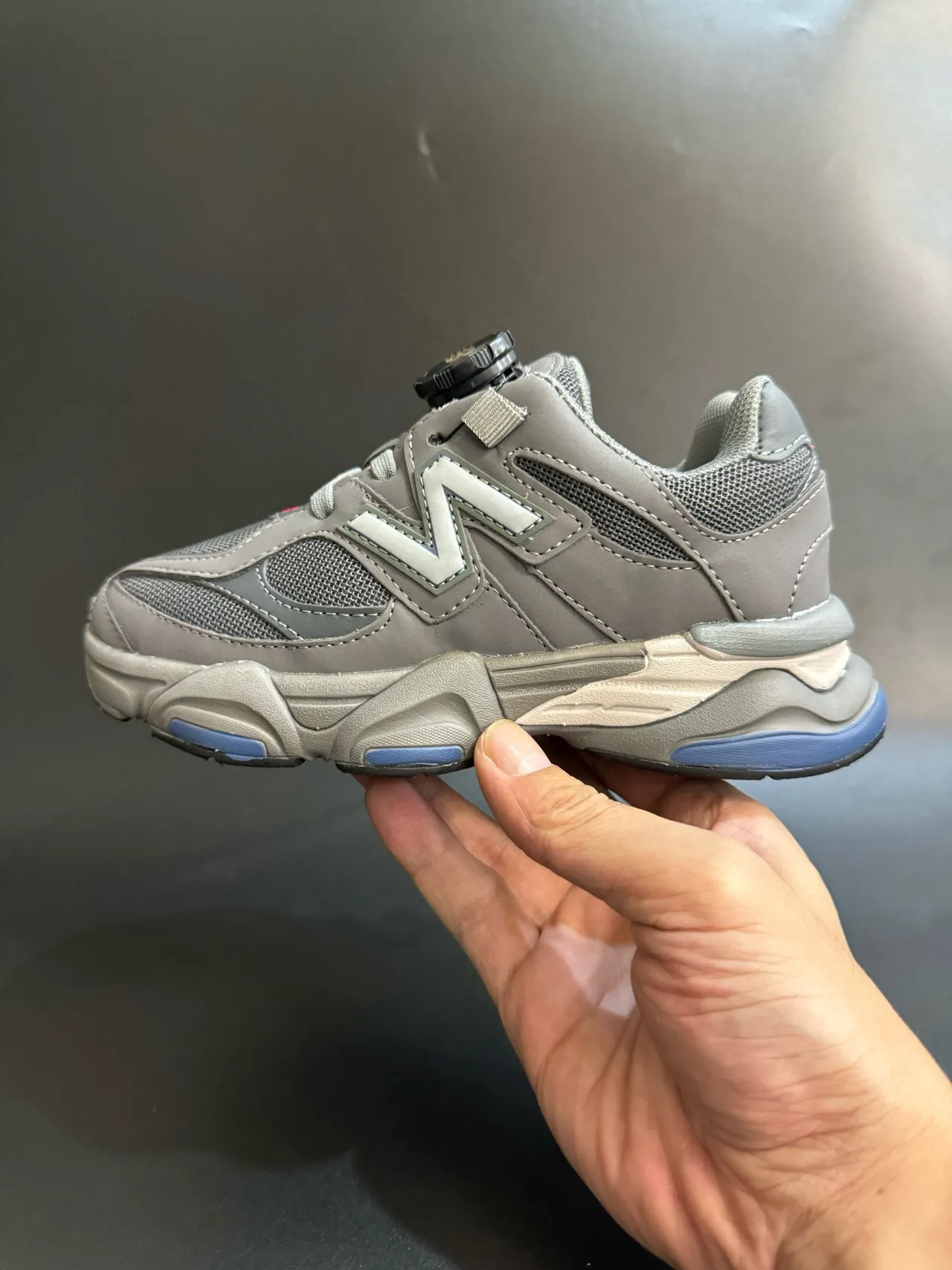 New Balance 9060 رمادي بيج سول إغلاق دوار أحذية رياضية كثيفة 19