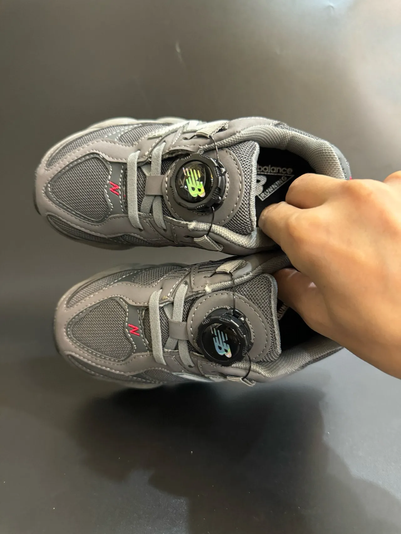 New Balance 9060 رمادي بيج سول إغلاق دوار أحذية رياضية كثيفة 20