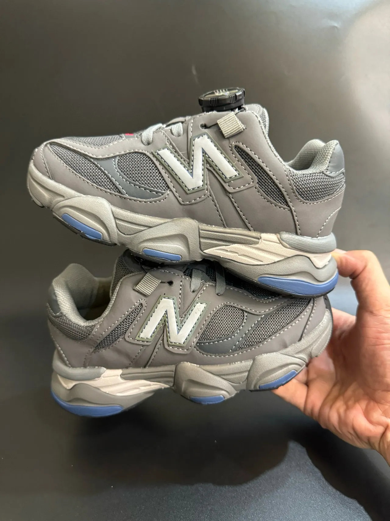 New Balance 9060 رمادي بيج سول إغلاق دوار أحذية رياضية كثيفة 24