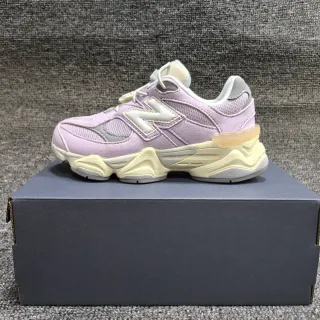 New Balance 9060 Lavande et Crème Baskets Chunky