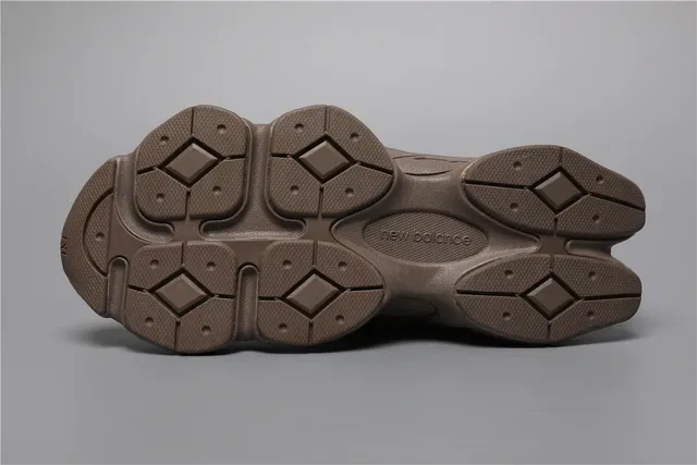New Balance 9060 Monocromatique Marron Sneakers Lifestyle 6
