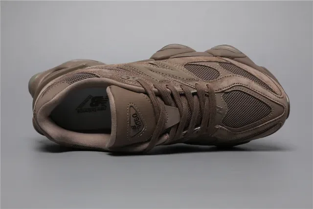 New Balance 9060 Monocromatique Marron Sneakers Lifestyle 7