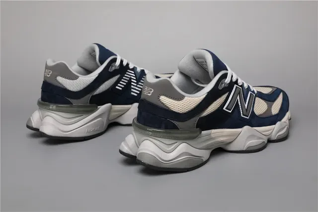 New Balance 9060 Navy and Cream Chaussures lifestyle 3