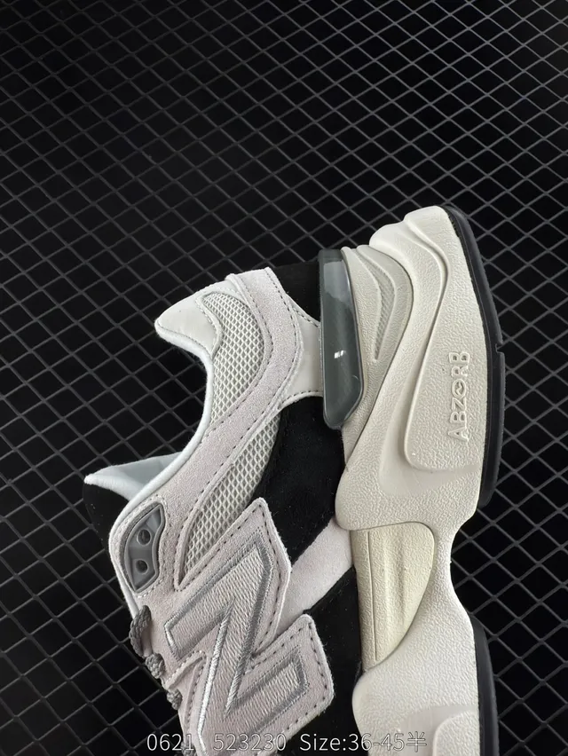 New Balance 9060 Chaussures Chunky Blancs Noirs 4