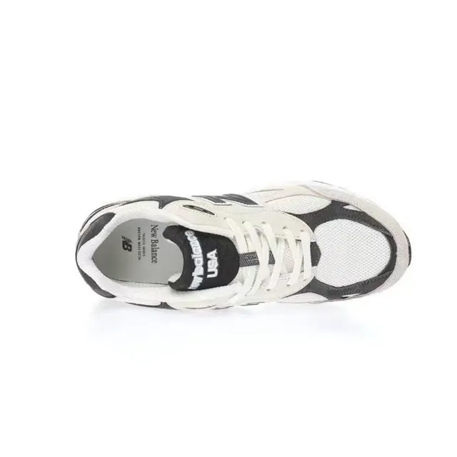 New Balance 990 beige noir partie supérieure en suédé et maille superposée N Logo sneakers lifestyle 7