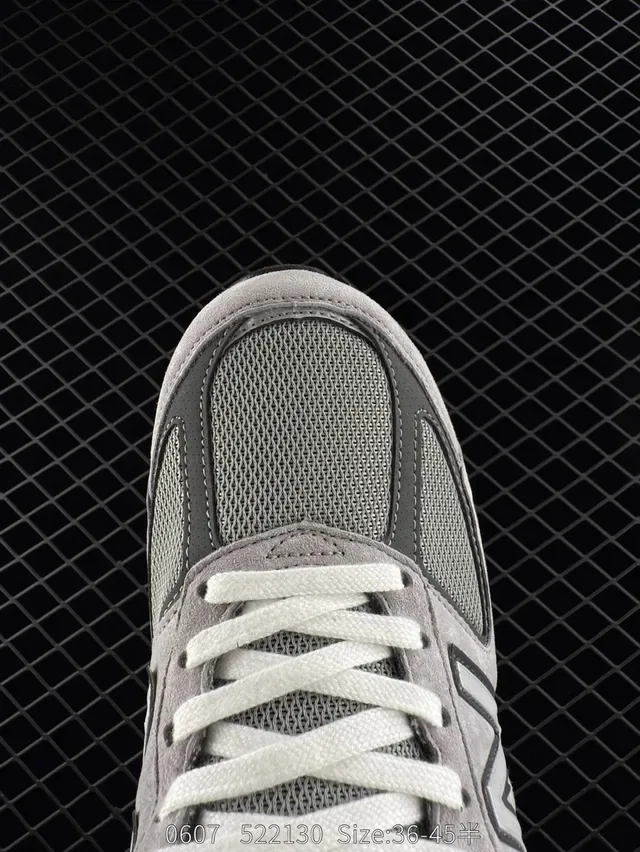 New Balance 990 Gris Verde Suela Chunky Ante y Malla Superior Zapatillas Lifestyle 5