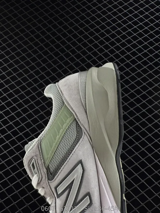 New Balance 990 Gris Verde Suela Chunky Ante y Malla Superior Zapatillas Lifestyle 6