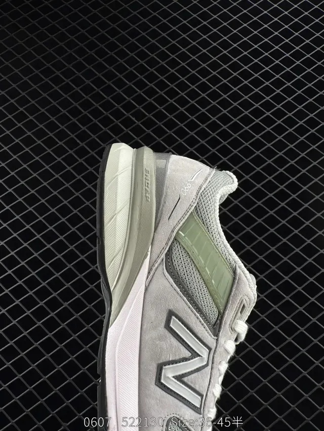 New Balance 990 Gris Verde Suela Chunky Ante y Malla Superior Zapatillas Lifestyle 7