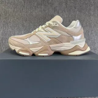 New Balance Beige Argent Semelle Multicouches Cuir Daim Et Panneau Maille Chaussures Chunky