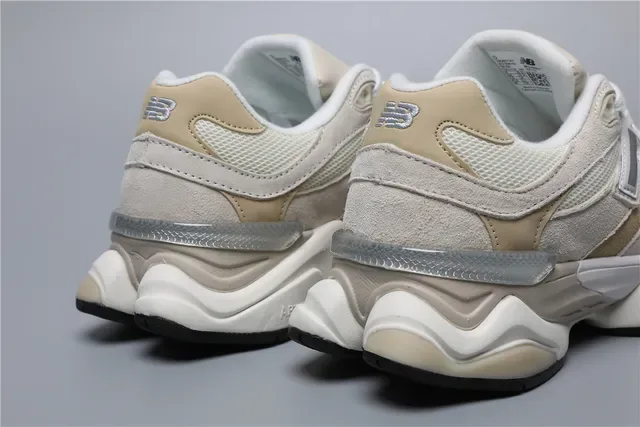 New Balance Sneakers lifestyle beige blanc avec midsole chunky en matériau mixte 2