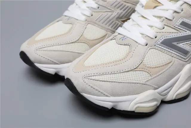 New Balance Sneakers lifestyle beige blanc avec midsole chunky en matériau mixte 4