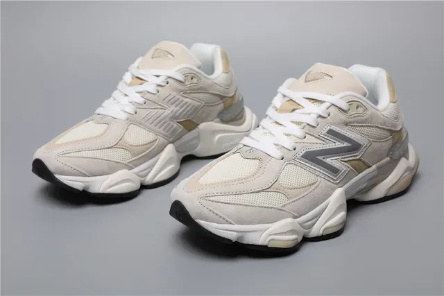 New Balance Sneakers lifestyle beige blanc avec midsole chunky en matériau mixte 5