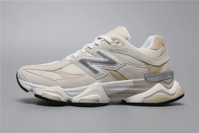 New Balance Sneakers lifestyle beige blanc avec midsole chunky en matériau mixte 9