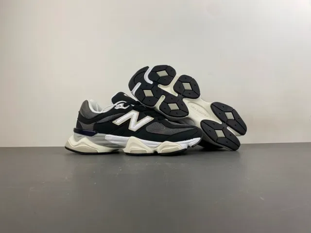 New Balance Tênis Chunky Preto e Cinza com Sola Multicamadas Malla e Recobrimento Sintético 12
