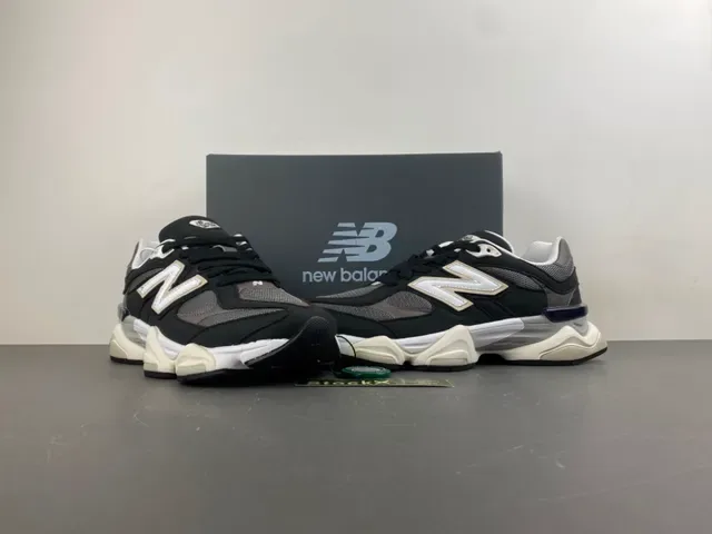 New Balance Tênis Chunky Preto e Cinza com Sola Multicamadas Malla e Recobrimento Sintético 13