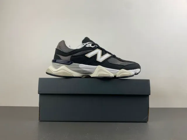 New Balance Tênis Chunky Preto e Cinza com Sola Multicamadas Malla e Recobrimento Sintético 15