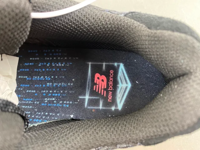 New Balance Tênis Chunky Pretos e Cinza com Sola Esculpida de Malha e Construção de Superposição Sintética 7
