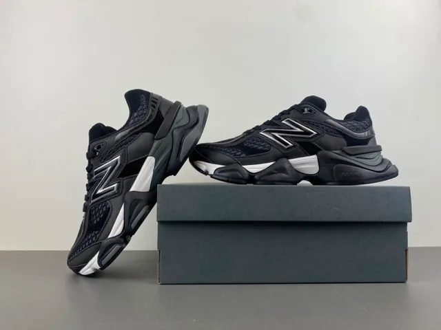 New Balance Tênis Chunky Pretos e Cinza com Sola Esculpida de Malha e Construção de Superposição Sintética 14