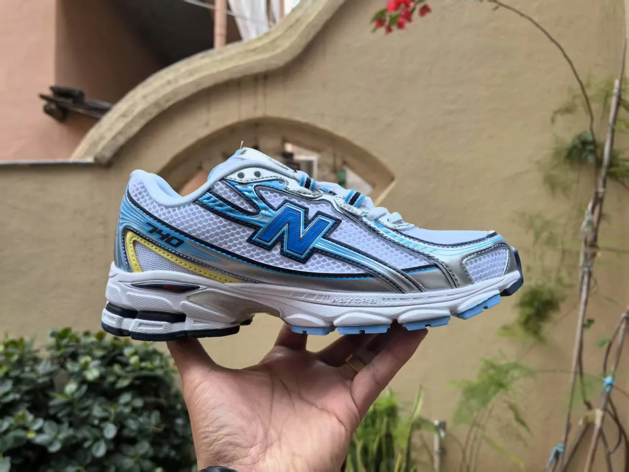 New Balance رمادي وردي شبكة علوية خط مميز أحذية جري 4