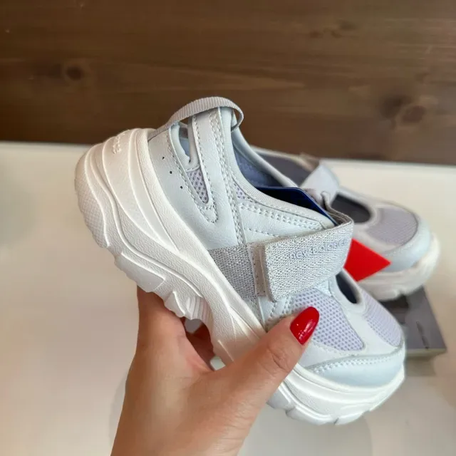 New Balance Enfants Mary Jane Sangle Maille Style de vie Sneakers 23
