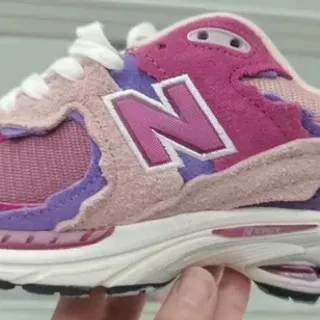 New Balance Pink Purple Layered Mesh And Suede Upper Exposed Cushioning Pods Lifestyle Sneakers