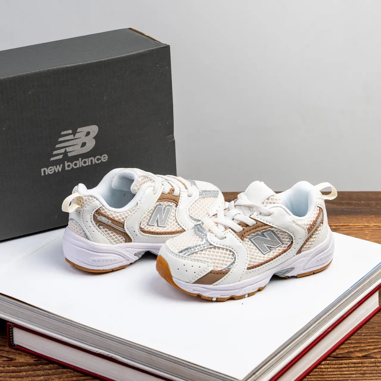 New Balance blanco verde suela media gruesa parte superior híbrida malla-sintética zapatillas lifestyle 23