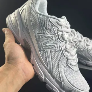 New Balance Blanc Monochromatique Maille et Recouvrement Synthétique Chaussures de course