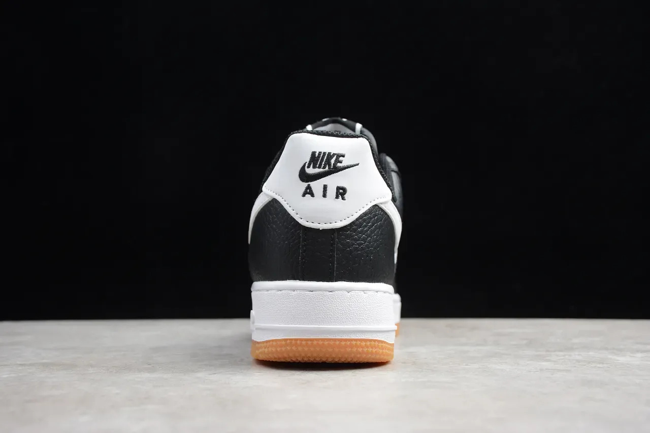 Nike Air Force 1 Noir Blanc Gum Sneakers Lifestyle 2