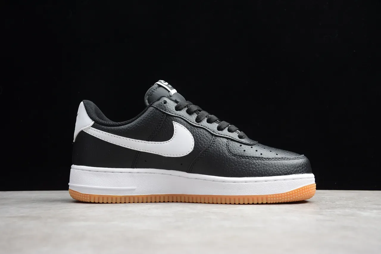 Nike Air Force 1 Noir Blanc Gum Sneakers Lifestyle 5