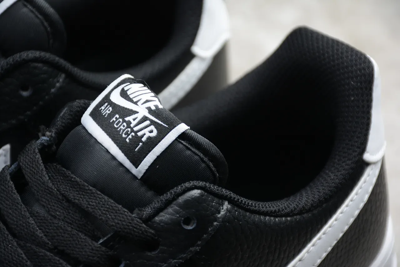 Nike Air Force 1 Noir Blanc Gum Sneakers Lifestyle 13