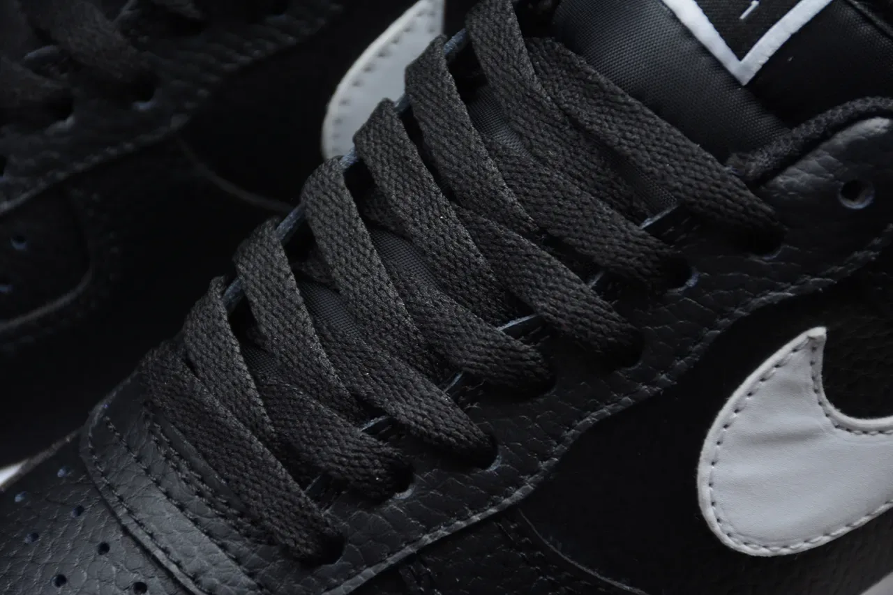 Nike Air Force 1 Noir Blanc Gum Sneakers Lifestyle 14
