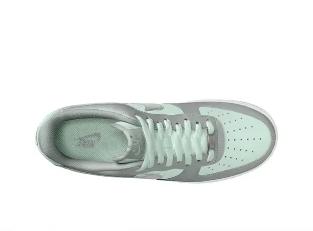 Nike Air Force 1 Sage Green White tênis lifestyle 3