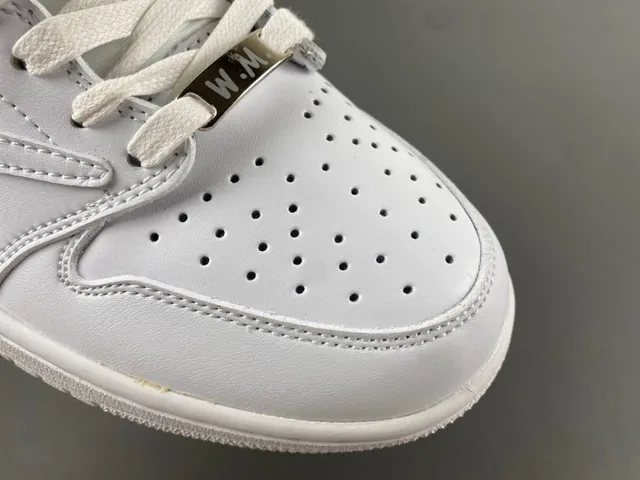 Nike Air Force 1 White Lifestyle Sneakers 2