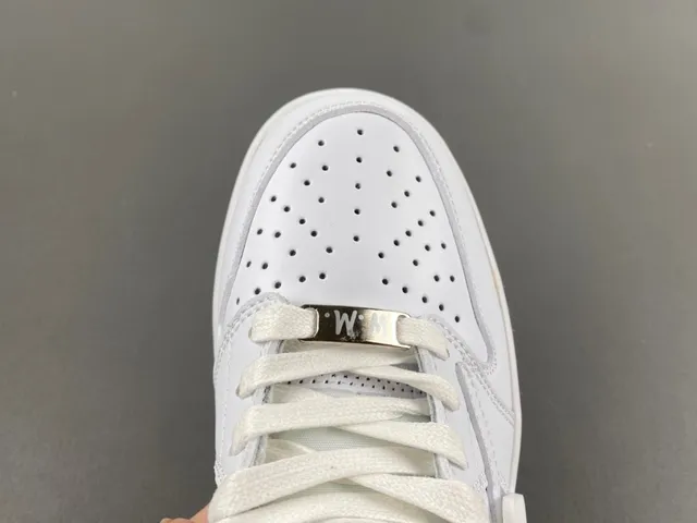 Nike Air Force 1 White Lifestyle Sneakers 6