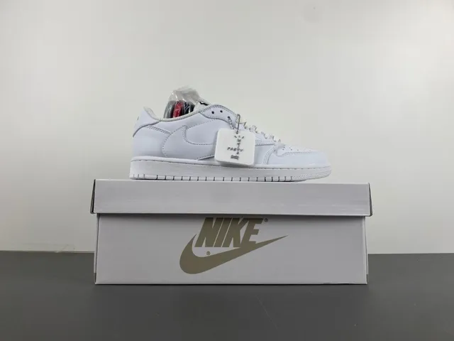 Nike Air Force 1 White Lifestyle Sneakers 16