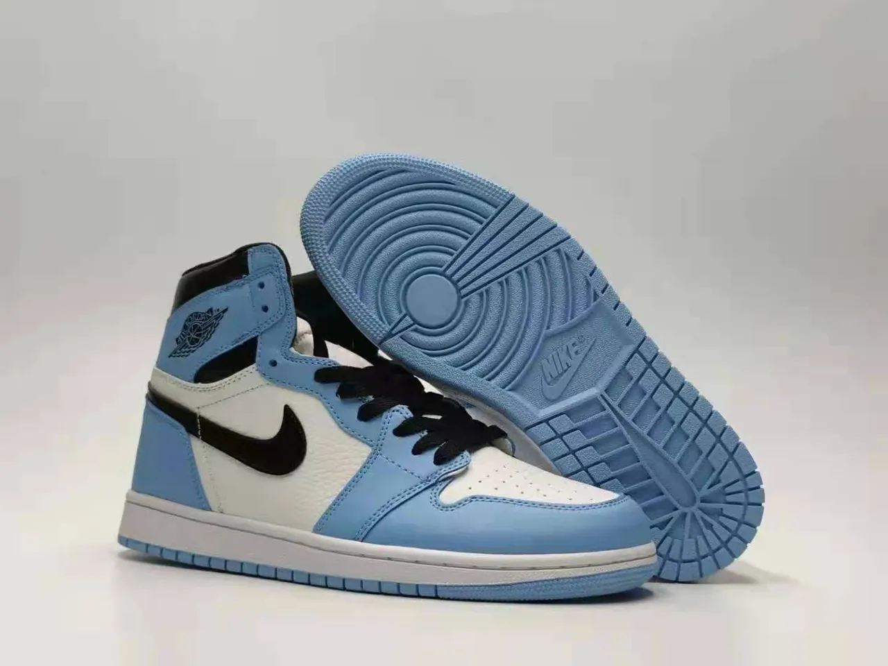 Nike Air Jordan 1 Light Blue White Black Basketball Shoes 4