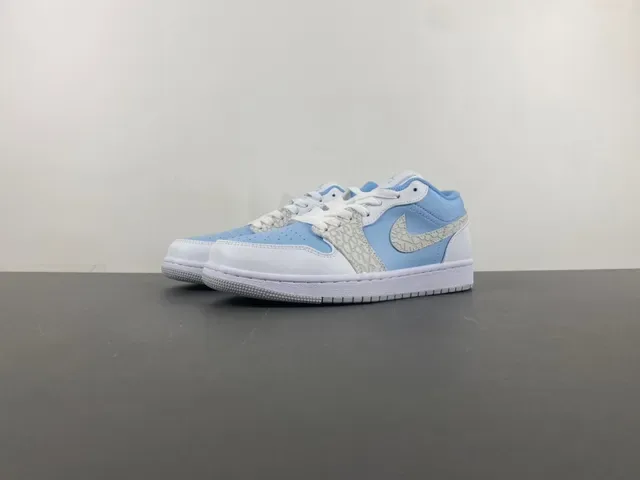 Nike Air Jordan 1 Low Sneakers Lifestyle Bleu Clair Blanc 10