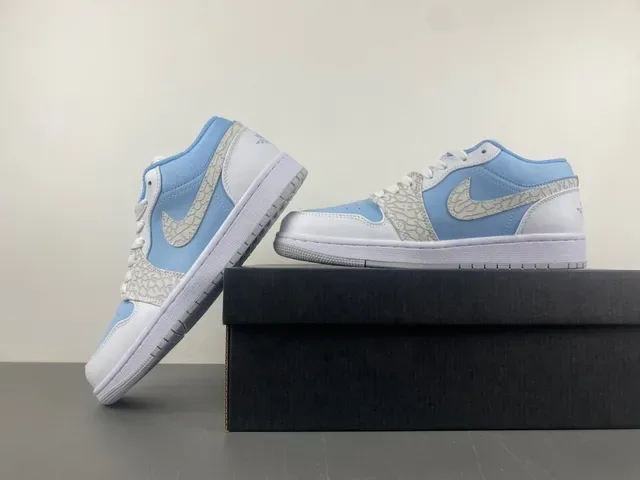 Nike Air Jordan 1 Low Sneakers Lifestyle Bleu Clair Blanc 14