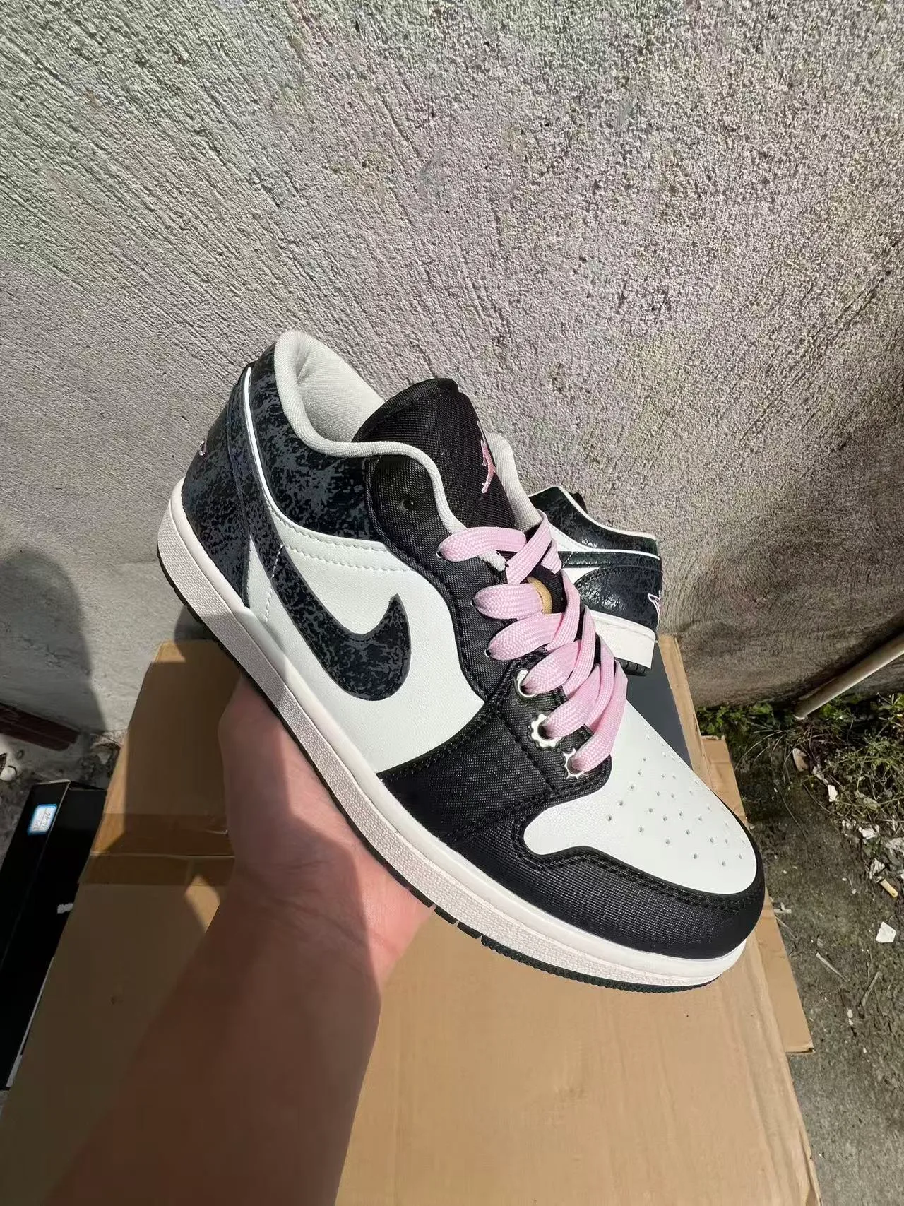 Nike Air Jordan 1 Low Speckled Black White Pink Lifestyle Sneakers 2