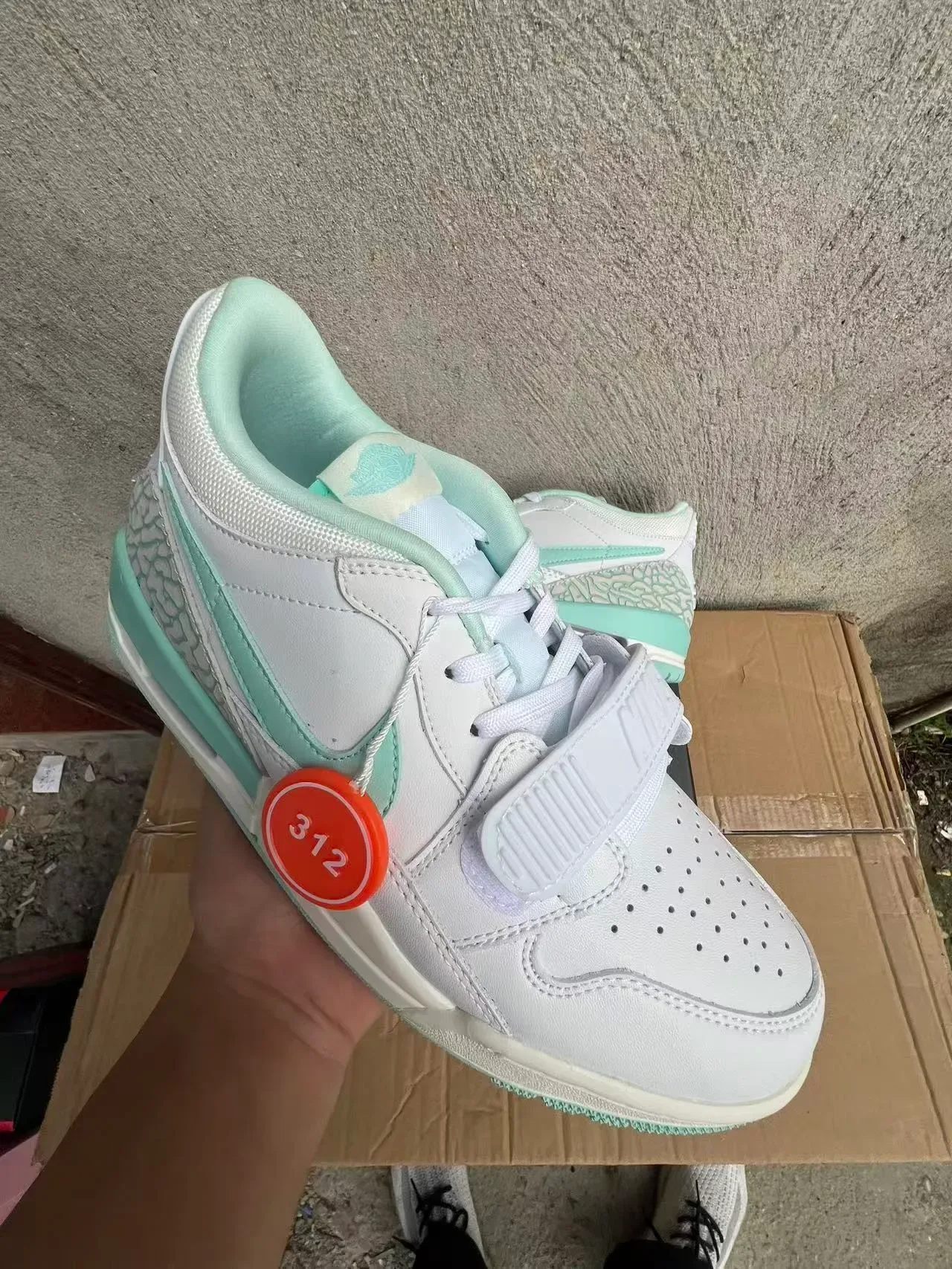 Nike Air Jordan Legacy 312 Blanc Vert Menthe Imprimé Éléphant Sneakers Lifestyle 2