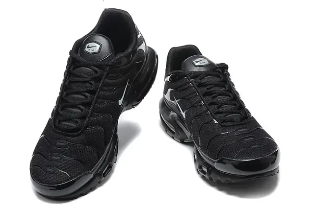 Nike Air Max Plus Black Red Blue Lifestyle Sneakers 23