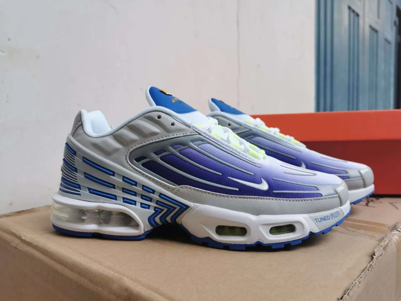 Nike Air Max Plus Tuned White Purple Blue Lifestyle Sneakers 6
