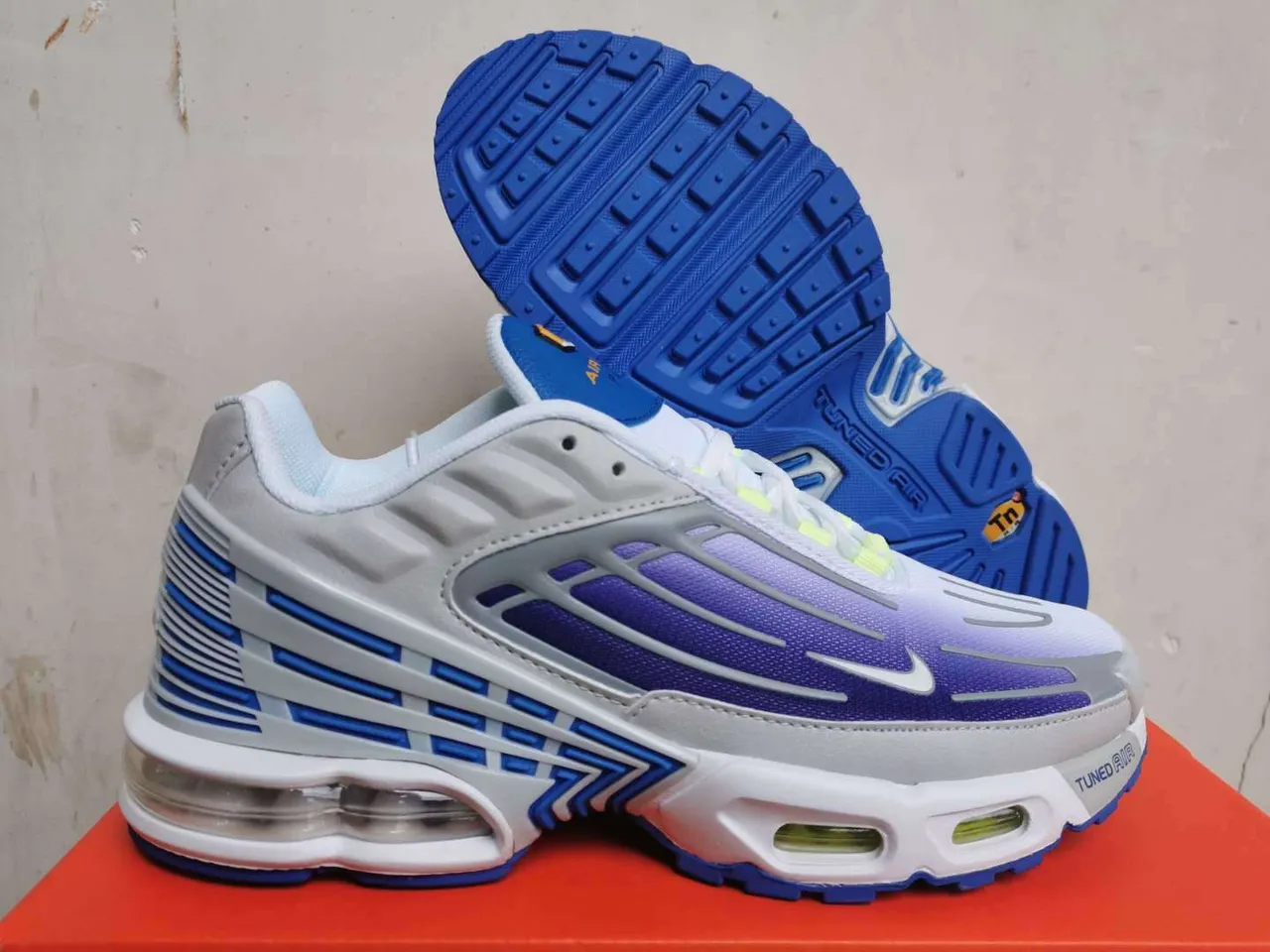Nike Air Max Plus Tuned White Purple Blue Lifestyle Sneakers 9