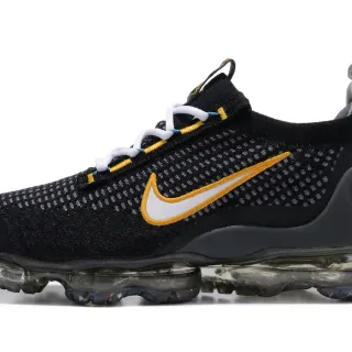 Nike Air VaporMax Flyknit 3 Tênis Lifestyle Pretos Dourados Brancos