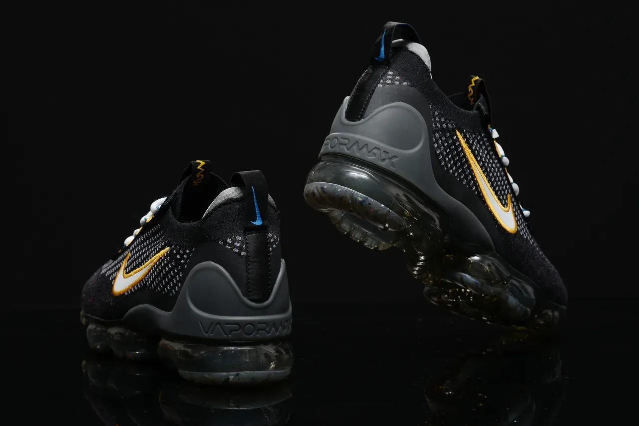 Nike Air VaporMax Flyknit 3 Black Gold White Lifestyle Sneakers 2
