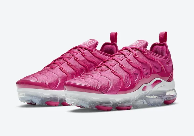 Nike Air VaporMax Plus Pink Lifestyle Sneakers 2