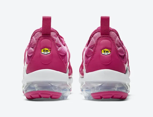 Nike Air VaporMax Plus Pink Lifestyle Sneakers 4