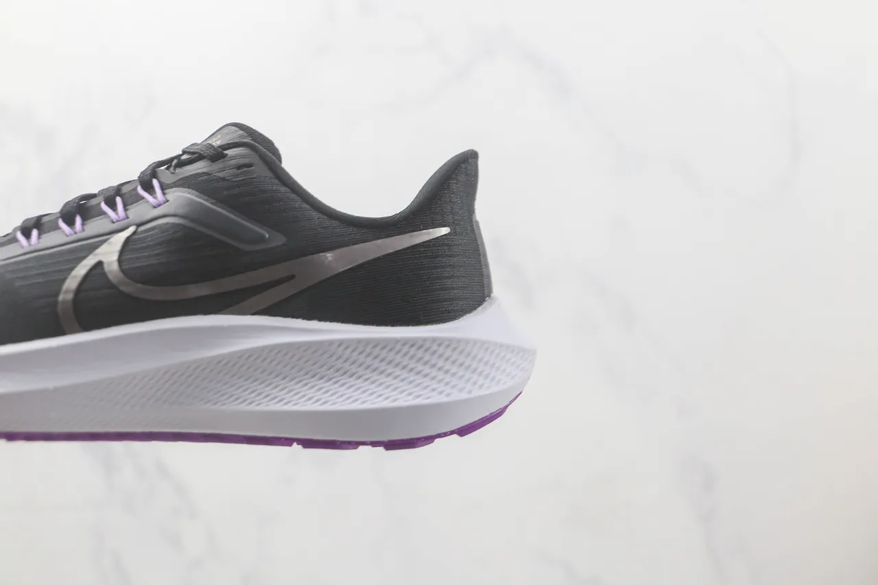 Nike Air Zoom Pegasus gris charbon blanc violet chaussures de course 7