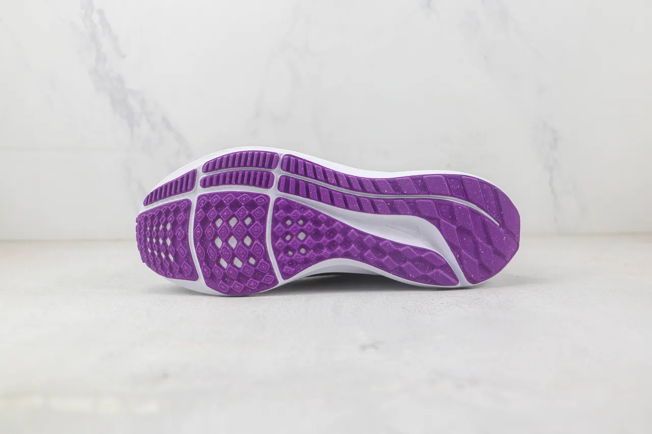 Nike Air Zoom Pegasus gris charbon blanc violet chaussures de course 8